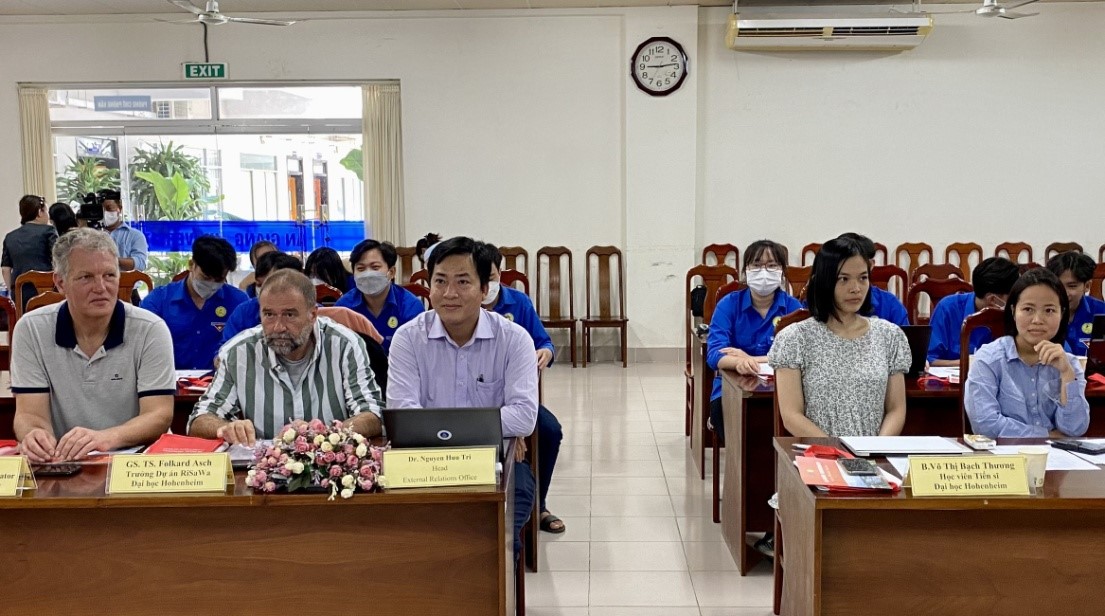 Hội thảo tập huấn chuyển đổi sản xuất nông nghiệp trong điều kiện biến đổi khí hậu