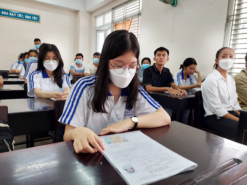 An Giang: Thí sinh làm thủ tục dự thi tốt nghiệp THPT năm 2022