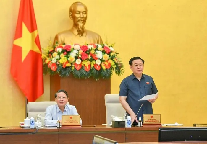 Ủy ban Thường vụ Quốc hội quyết định giảm thuế bảo vệ môi trường với xăng, dầu về mức sàn