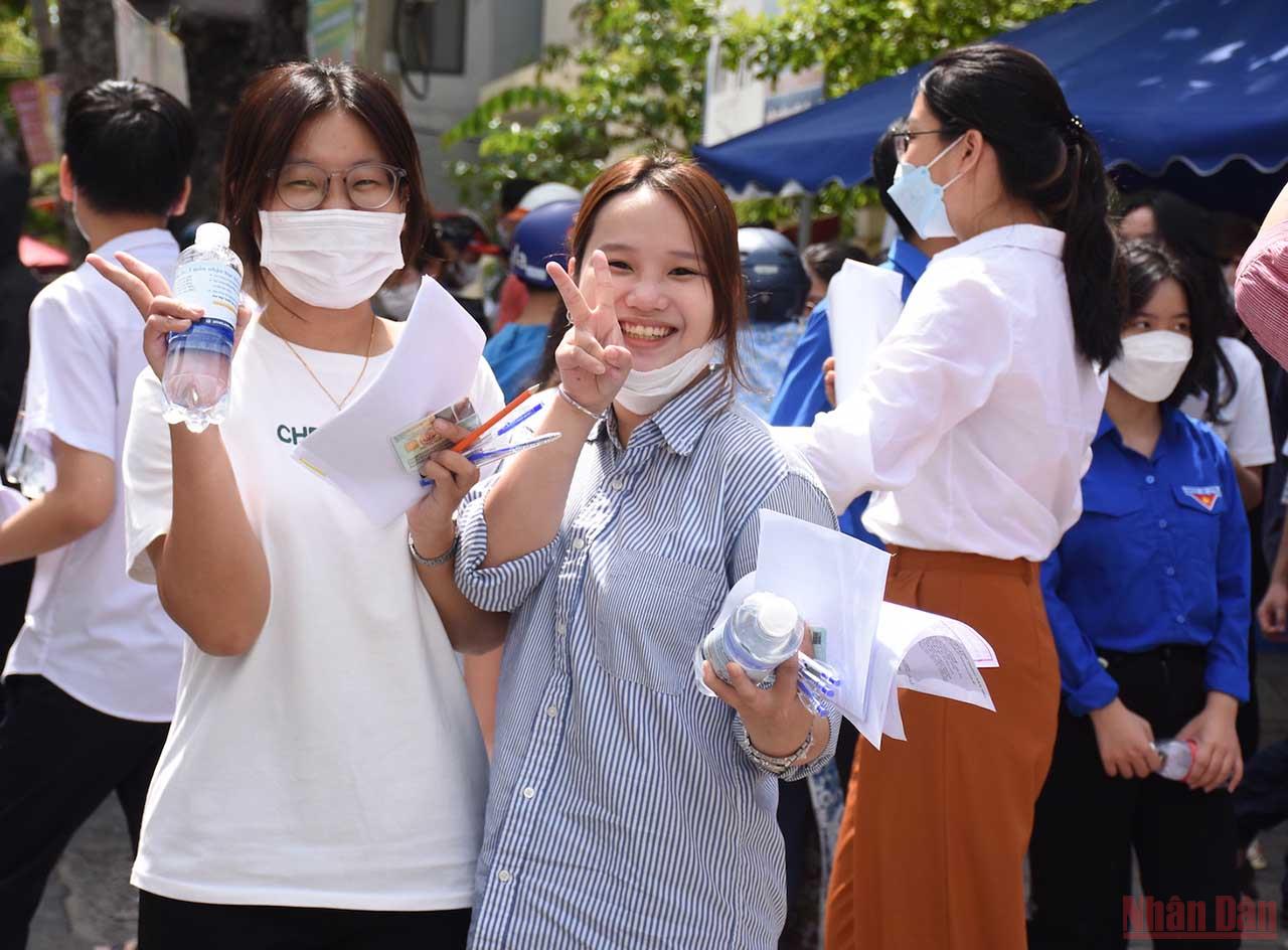 Gợi ý làm bài thi môn Ngữ văn