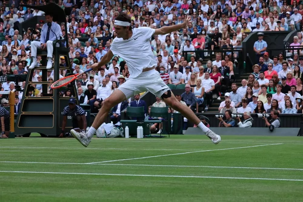 Nadal vào bán kết Wimbledon sau màn tra tấn thể lực