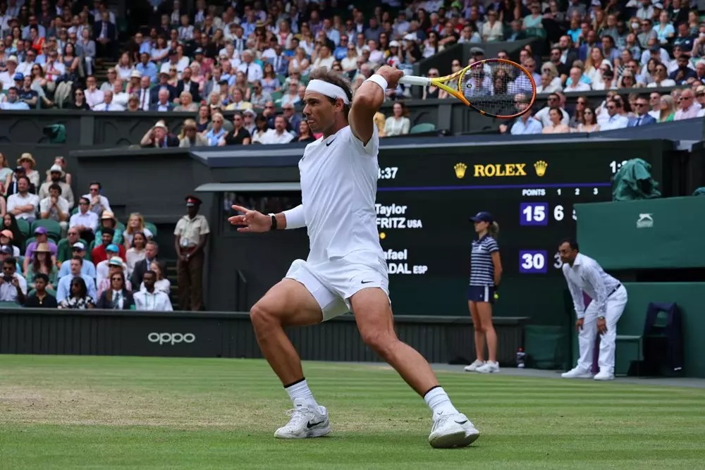 Nadal vào bán kết Wimbledon sau màn tra tấn thể lực