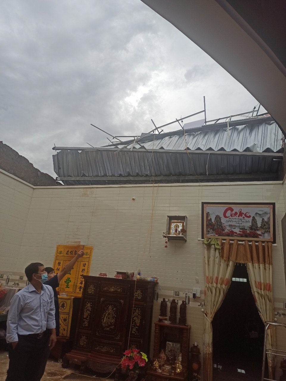 Mưa giông gây thiệt hại 8 căn nhà ở An Phú và TX.Tân Châu