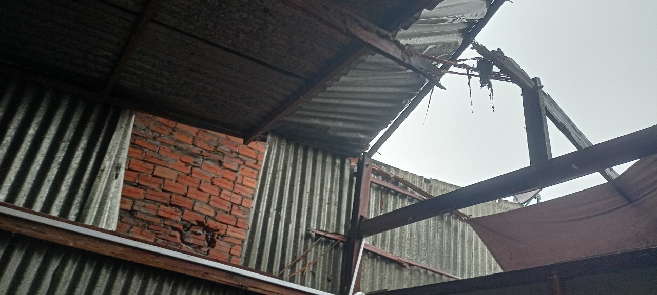Mưa giông gây thiệt hại 8 căn nhà ở An Phú và TX.Tân Châu