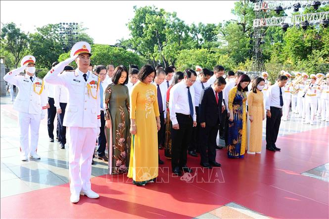 Lãnh đạo Đảng, Nhà nước tưởng niệm các Anh hùng liệt sỹ