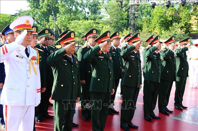 Lãnh đạo Đảng, Nhà nước tưởng niệm các Anh hùng liệt sỹ