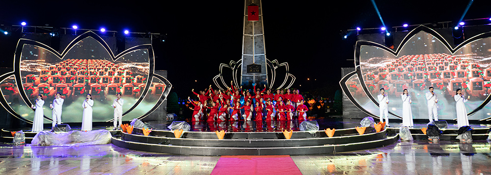 Hào hùng và bi tráng Chương trình “Khúc tráng ca hòa bình” kỷ niệm 75 năm Ngày Thương binh - Liệt sĩ