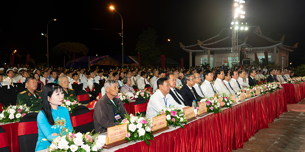 Hào hùng và bi tráng Chương trình “Khúc tráng ca hòa bình” kỷ niệm 75 năm Ngày Thương binh - Liệt sĩ