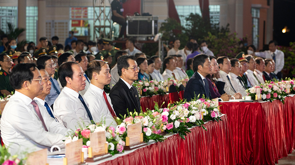 Hào hùng và bi tráng Chương trình “Khúc tráng ca hòa bình” kỷ niệm 75 năm Ngày Thương binh - Liệt sĩ