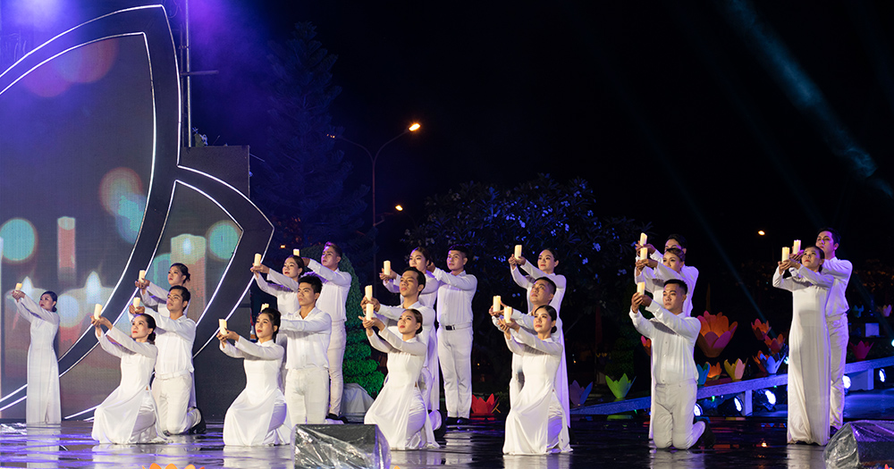 Hào hùng và bi tráng Chương trình “Khúc tráng ca hòa bình” kỷ niệm 75 năm Ngày Thương binh - Liệt sĩ