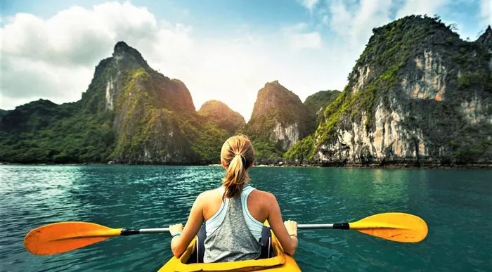 Vịnh Hạ Long của Việt Nam được ca ngợi 'ấn tượng nhất thế giới'