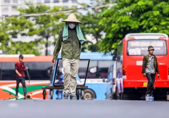 Thời tiết ngày 18/8: Bắc Bộ ngày nắng nóng, Nam Bộ mưa dông lúc chiều tối