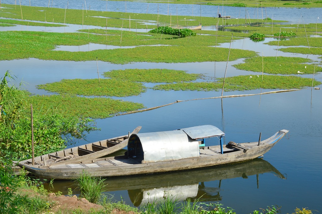 Tĩnh lặng “hồ nước trời” lớn nhất miền Tây
