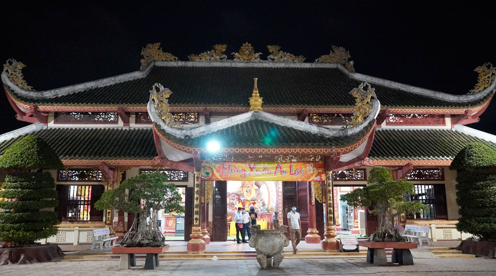 Về Bạc Liêu, thăm Quan Âm Phật đài