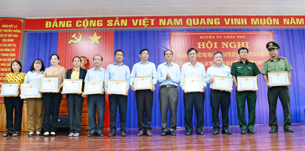 Châu Phú tiếp tục đẩy mạnh học tập và làm theo tư tưởng, đạo đức, phong cách Hồ Chí Minh