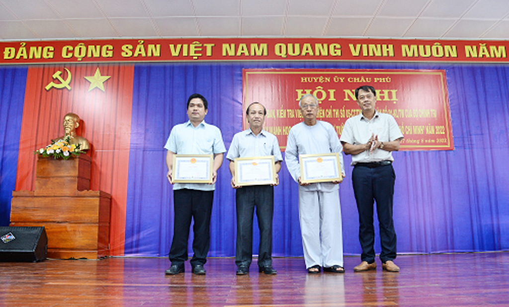 Châu Phú tiếp tục đẩy mạnh học tập và làm theo tư tưởng, đạo đức, phong cách Hồ Chí Minh