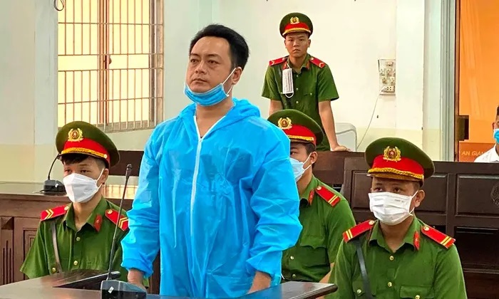 Sa ngã nhiều lần vào ma túy