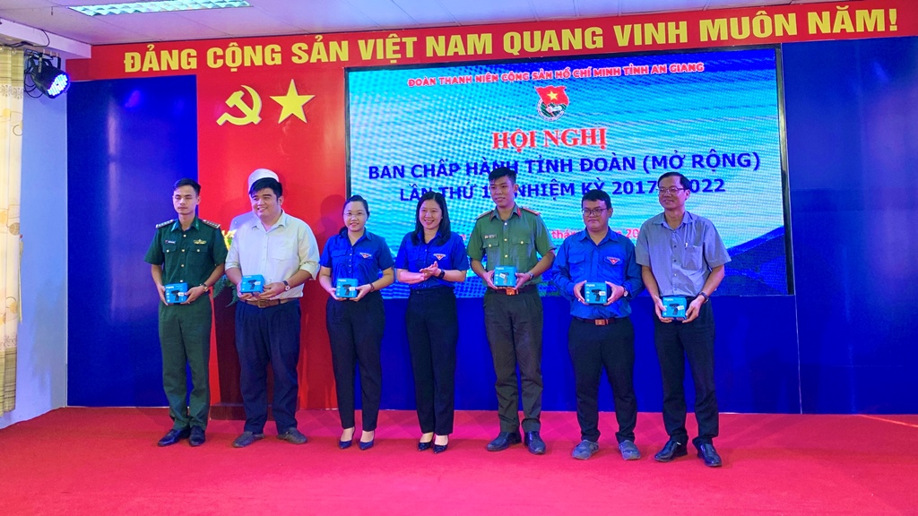 https://baoangiang.com.vn/image/fckeditor/upload/2022/20220831/images/IMG_4103.jpg