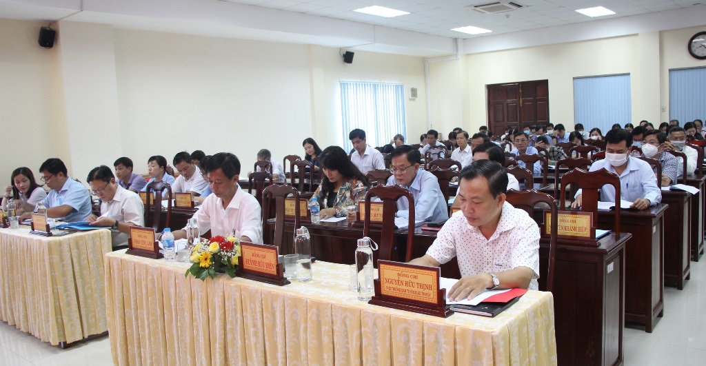 Tiếp tục phát huy vai trò, trách nhiệm tiên phong, gương mẫu của cán bộ, đảng viên trong thực hiện Chỉ thị 05-CT/TW của Bộ Chính trị