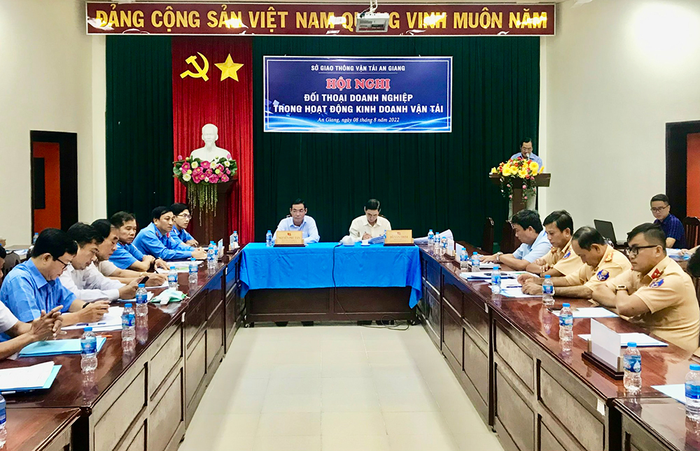 Tăng cường đảm bảo trật tự an toàn giao thông, chống ùn tắc giao thông