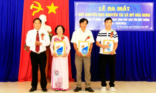 Xã Mỹ Hòa Hưng ra mắt Quỹ Khuyến học – Khuyến tài