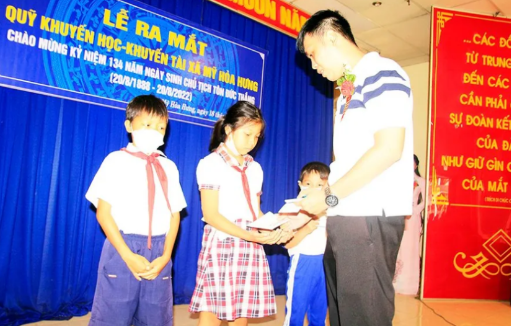Xã Mỹ Hòa Hưng ra mắt Quỹ Khuyến học – Khuyến tài
