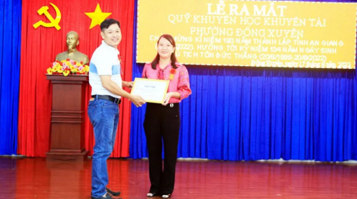 Ra mắt Quỹ khuyến học – khuyến tài phường Đông Xuyên