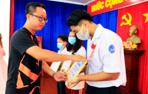 Ra mắt Quỹ khuyến học – khuyến tài phường Đông Xuyên