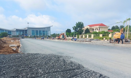 Kết nối giao thông, rộng đường phát triển