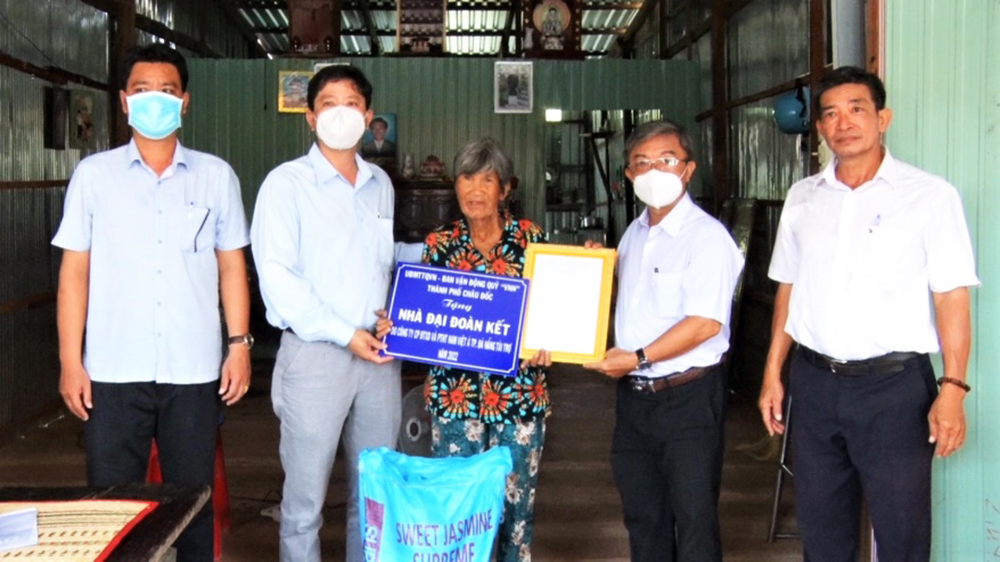 Châu Đốc học tập Bác bằng việc làm thiết thực