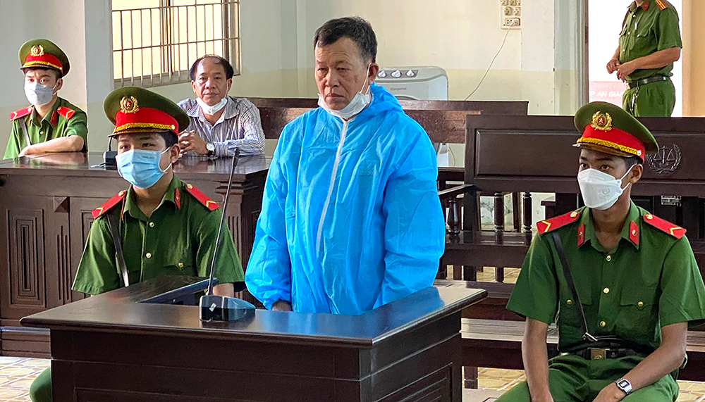 Ở tù vì ham “việc nhẹ, nhiều tiền”