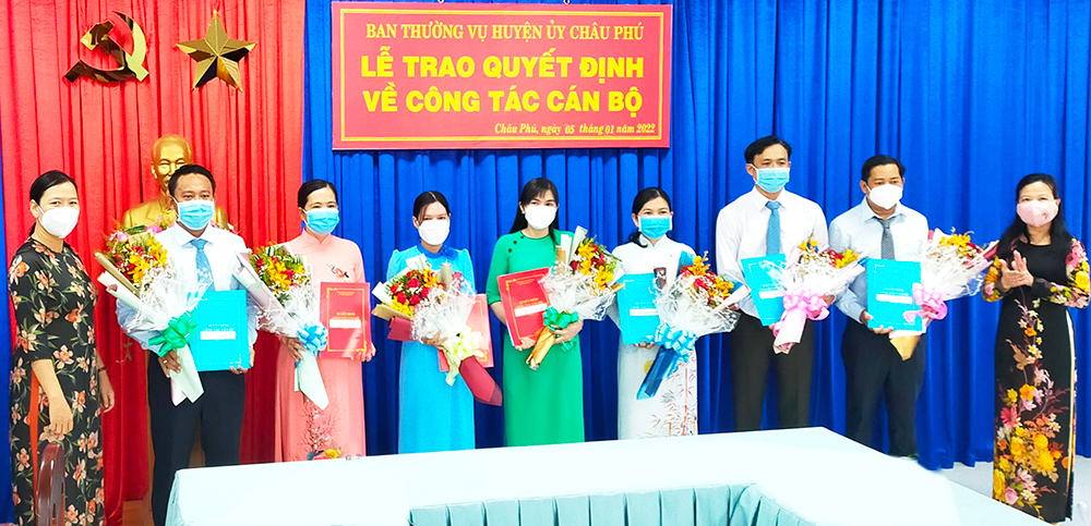 Xây dựng Đảng và hệ thống chính trị tại huyện Châu Phú