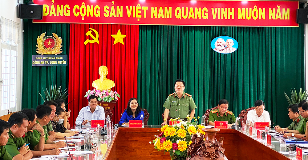 Giám đốc Công an An Giang và Bí thư Thành ủy Long Xuyên làm việc với Công an TP. Long Xuyên