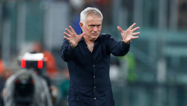 Dybala khai thông, Mourinho thắng giòn giã