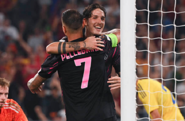 Dybala khai thông, Mourinho thắng giòn giã
