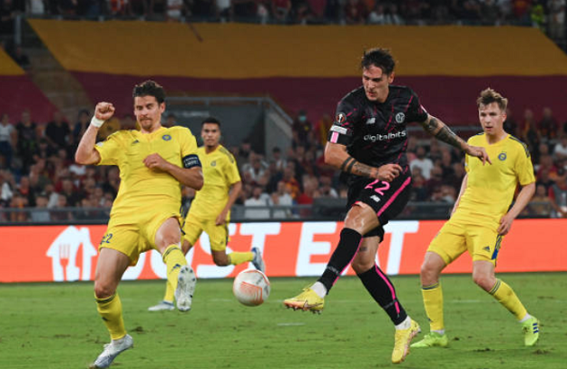 Dybala khai thông, Mourinho thắng giòn giã