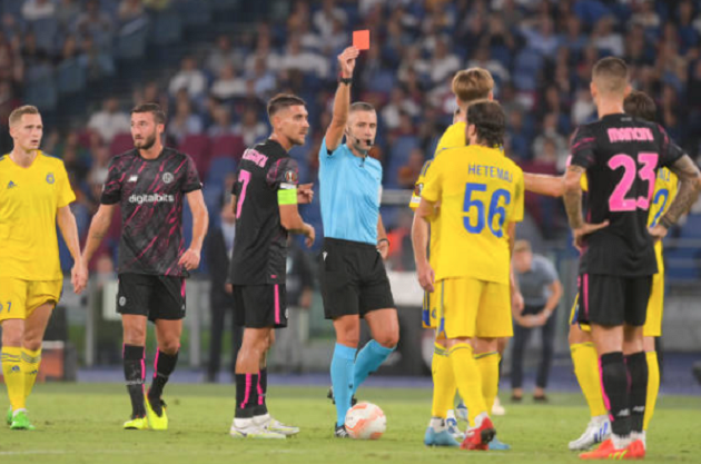 Dybala khai thông, Mourinho thắng giòn giã