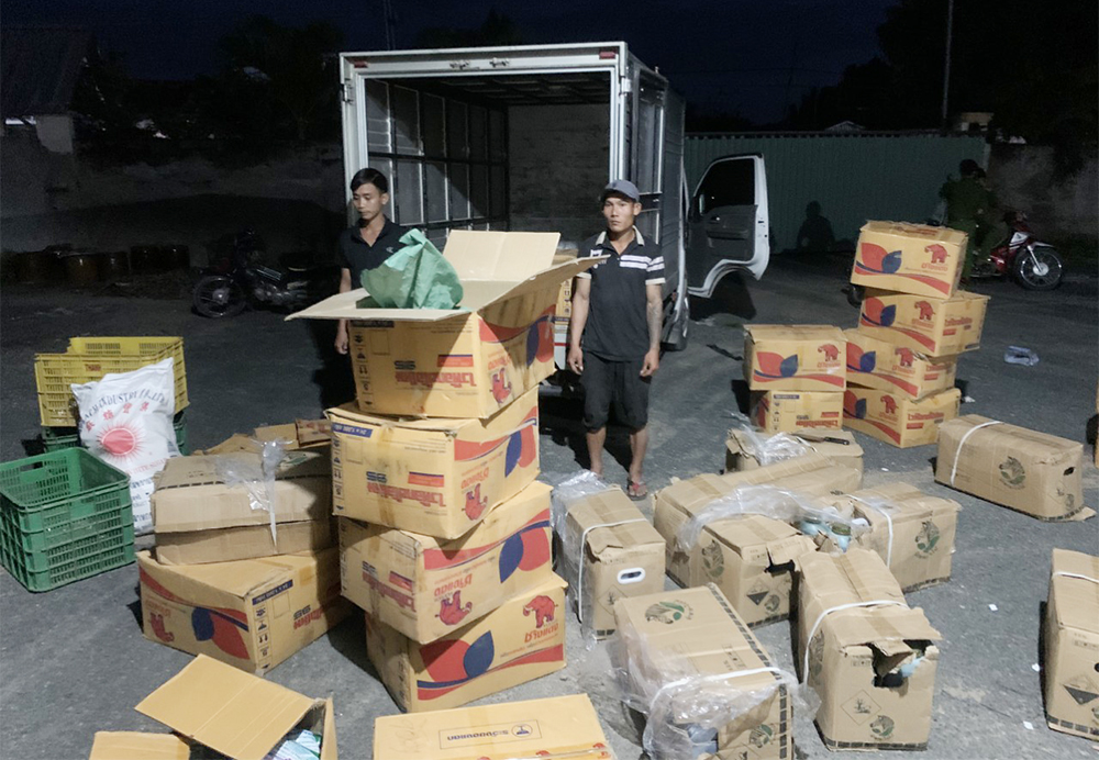 An Giang: Tạm giữ nhiều phương tiện và thuốc bảo vệ thực vật không có tên trong danh mục