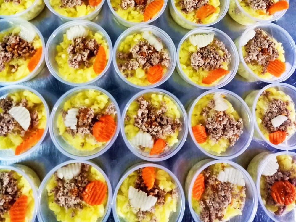Ấm lòng bữa ăn sáng cùng học sinh có hoàn cảnh khó khăn ở Trường THCS Nguyễn Trãi