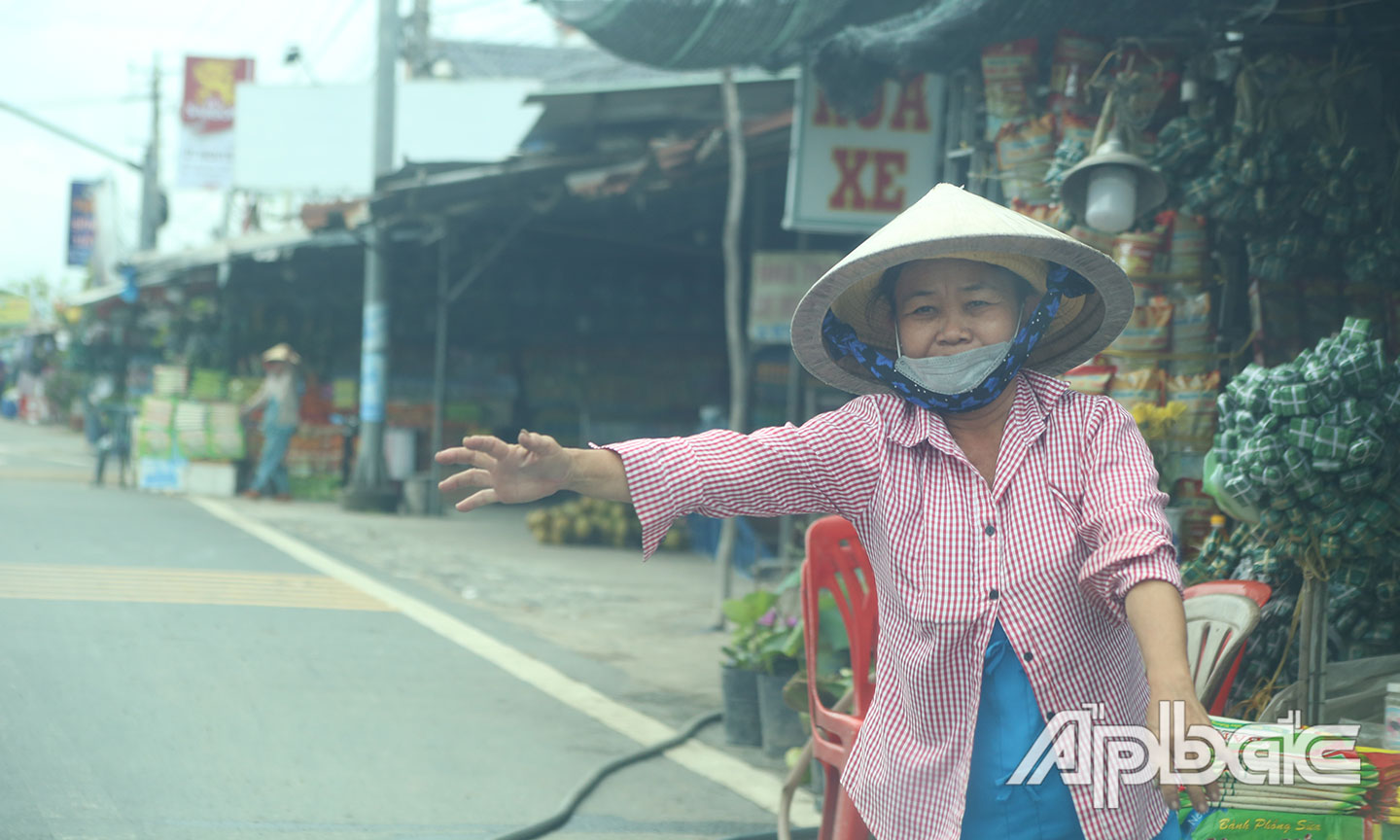 Tiền Giang: Xử lý tình trạng tái lấn chiếm buôn bán trên đường dẫn cầu Mỹ Thuận