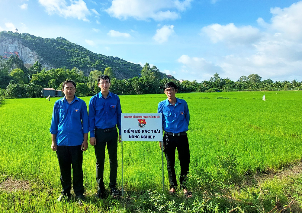 Đoàn viên, thanh niên TP. Châu Đốc hưởng ứng Chiến dịch “Làm cho thế giới sạch hơn”