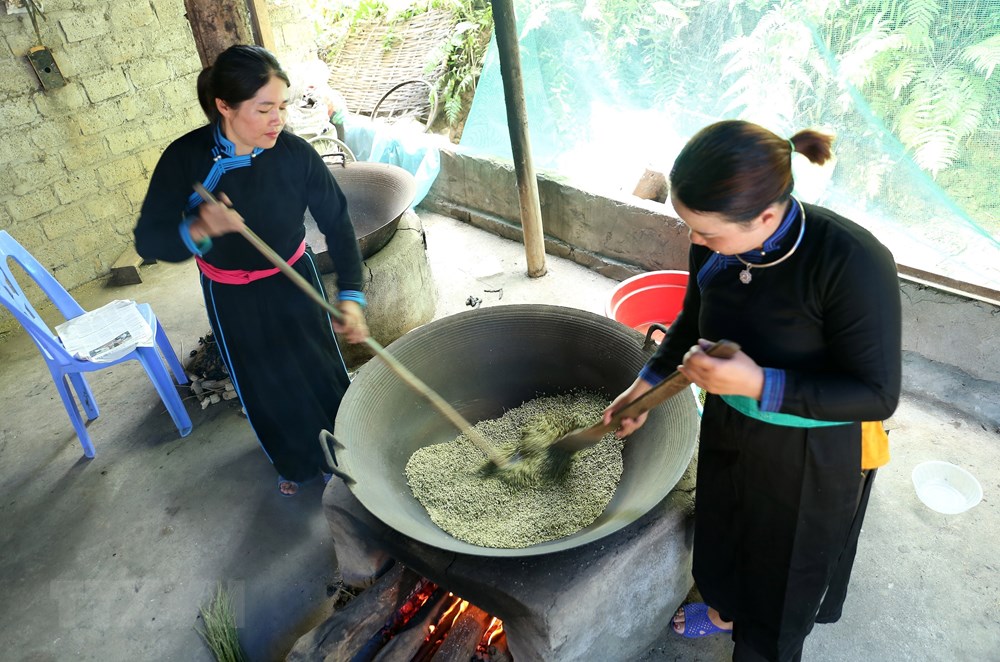 Thưởng thức hương vị cốm mới trên Cao nguyên trắng Bắc Hà