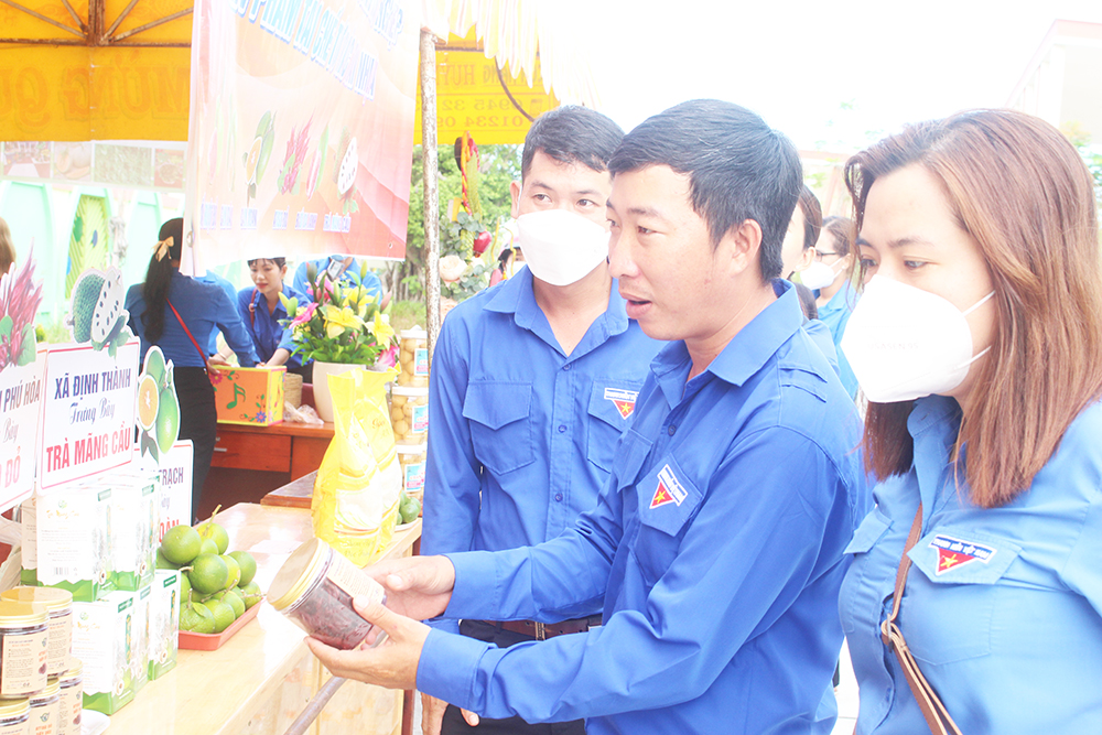 300 đoàn viên, thanh niên tham gia Ngày hội “Thanh niên với văn hóa giao thông” năm 2022