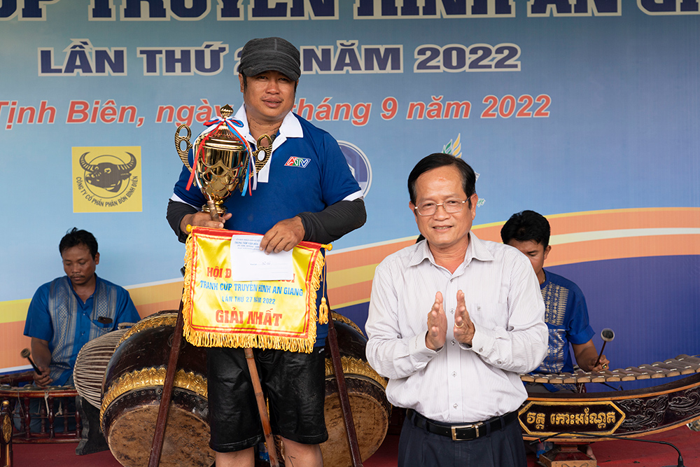 Sôi nổi Hội đua bò Bảy Núi tranh Cúp Truyền hình An Giang lần thứ 27 năm 2022