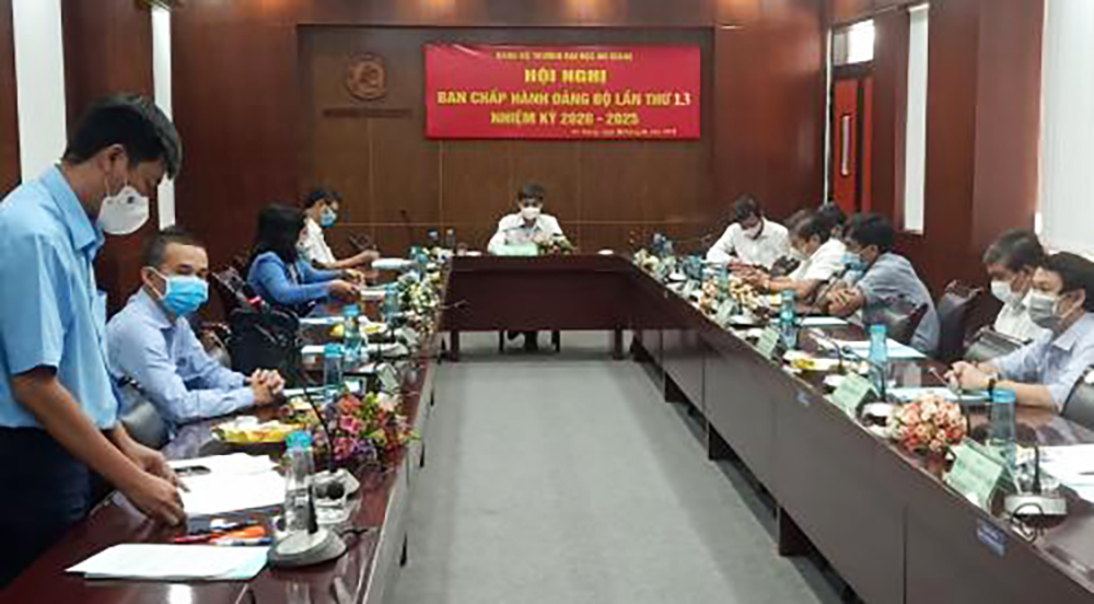 Phát triển đảng viên là sinh viên: Nguồn lực tốt nhưng cần thận trọng - Kỳ II: Khó khăn, thách thức, giải pháp trong quản lý đảng viên là sinh viên