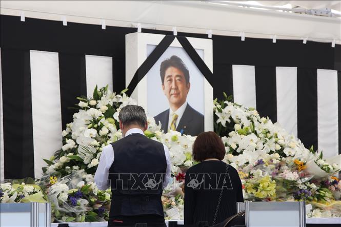 Đông đảo người dân Nhật Bản tới viếng cố Thủ tướng Abe Shinzo