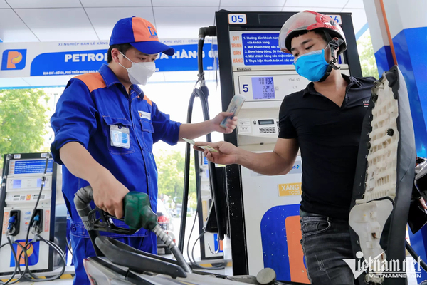 VCCI đề xuất miễn toàn bộ thuế tiêu thụ đặc biệt với xăng