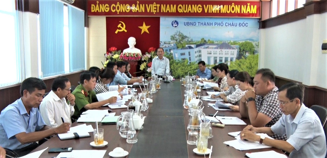UBND TP. Châu Đốc sơ kết công tác cải cách hành chính