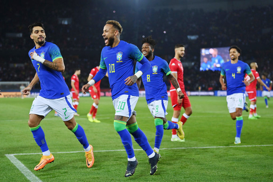Neymar 'nhảy múa' cùng Raphinha, Brazil đại thắng