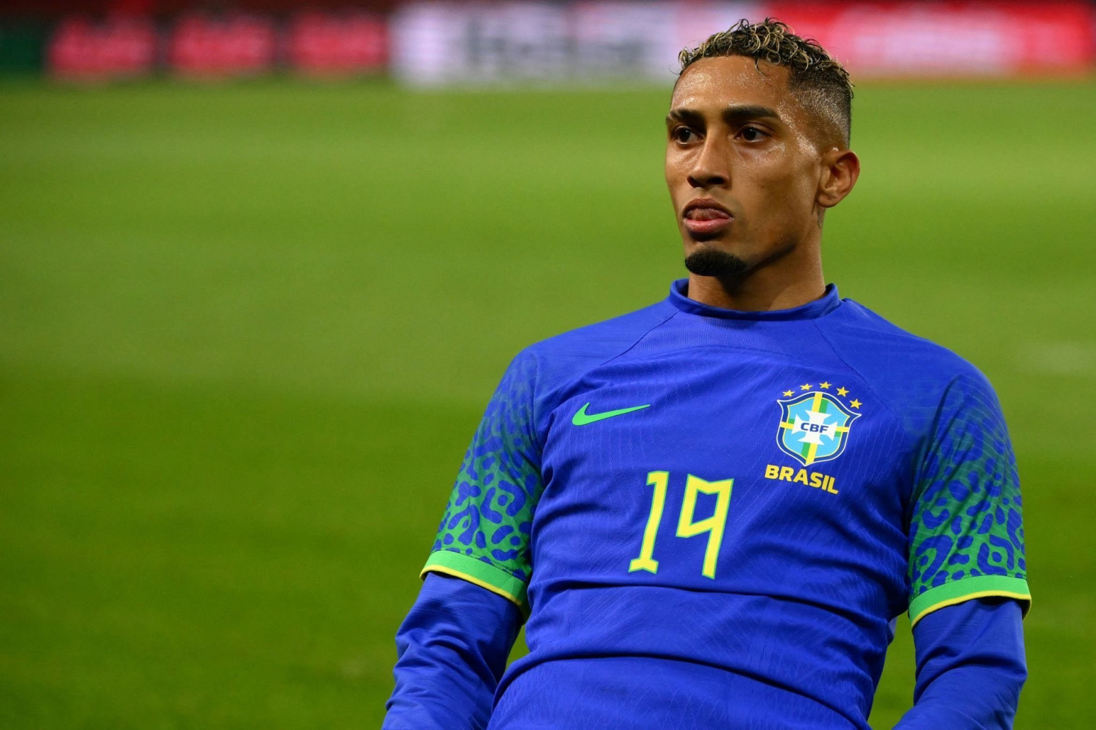 Neymar 'nhảy múa' cùng Raphinha, Brazil đại thắng